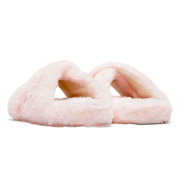 🔆3/$30 New Blush Pink Faux Fur Slippers - Picture 2 of 4